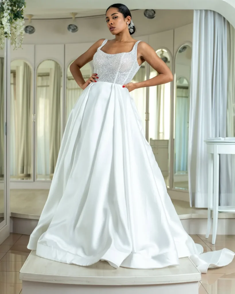 Abito da sposa raso corpetto perle – Atelier Melody